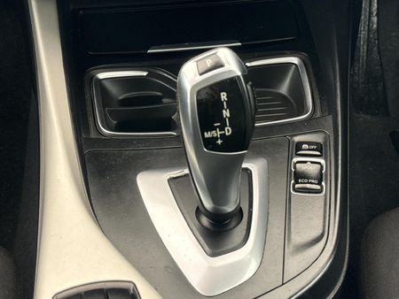 2013-BMW-1-Series-116i-5-dr-Auto_10