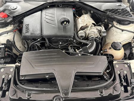2013-BMW-1-Series-116i-5-dr-Auto_13