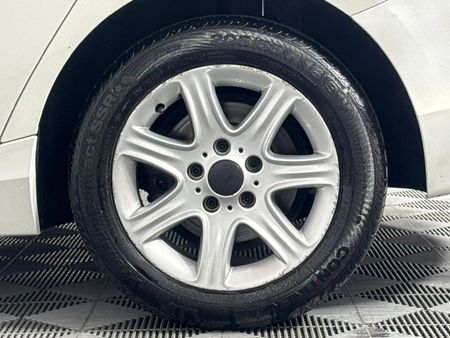 2013-BMW-1-Series-116i-5-dr-Auto_6