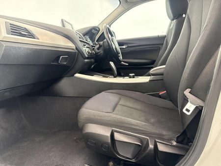 2013-BMW-1-Series-116i-5-dr-Auto_8