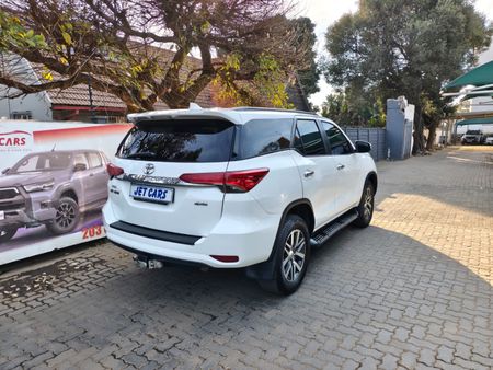 2017-Toyota-Fortuner-28-GD-6-4x4-Auto_10