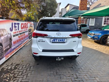 2017-Toyota-Fortuner-28-GD-6-4x4-Auto_11