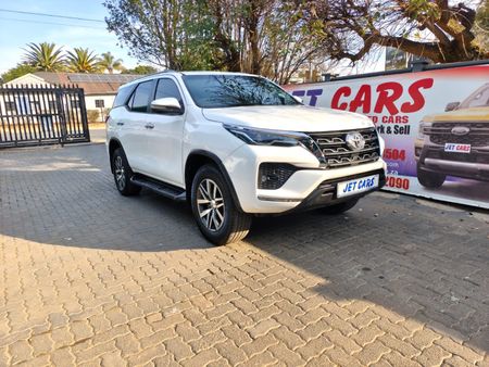 2017-Toyota-Fortuner-28-GD-6-4x4-Auto_2