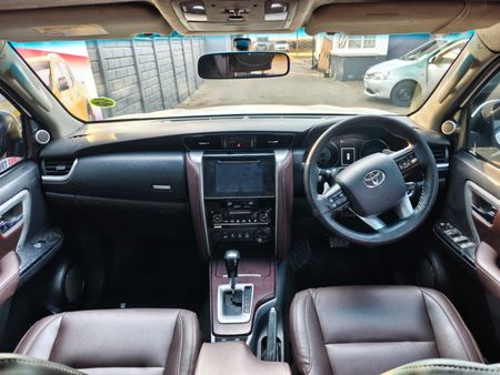 2017-Toyota-Fortuner-28-GD-6-4x4-Auto_3