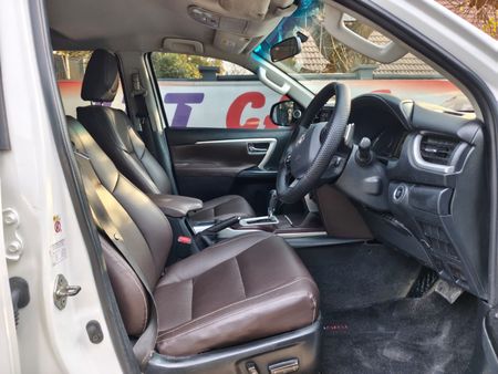 2017-Toyota-Fortuner-28-GD-6-4x4-Auto_4