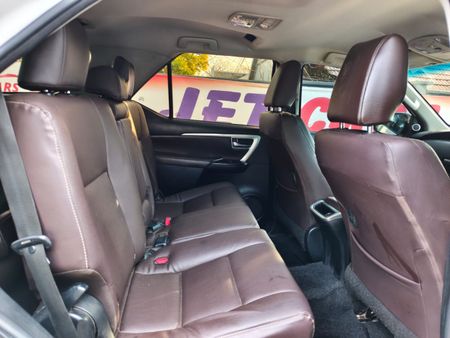 2017-Toyota-Fortuner-28-GD-6-4x4-Auto_5