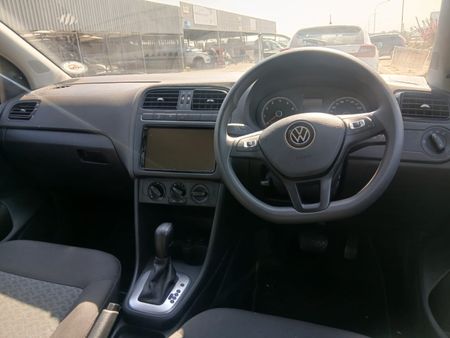 2025-Volkswagen-Polo-Vivo-16-Life-Auto_9
