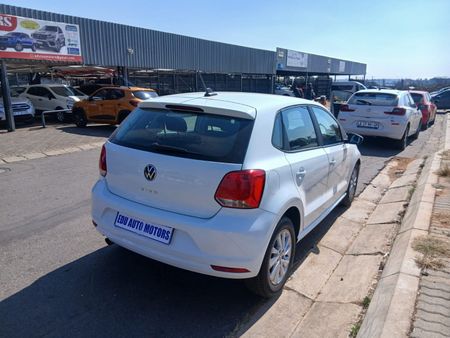 2025-Volkswagen-Polo-Vivo-16-Life-Auto_12