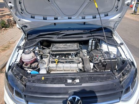 2025-Volkswagen-Polo-Vivo-16-Life-Auto_1