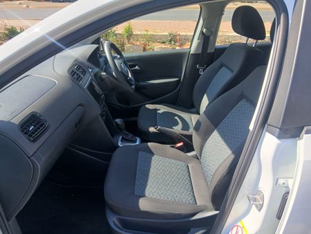 2025-Volkswagen-Polo-Vivo-16-Life-Auto_2
