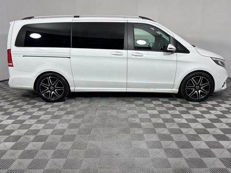 2023-Mercedes-Benz-V-Class-V-300d-Exclusive_17