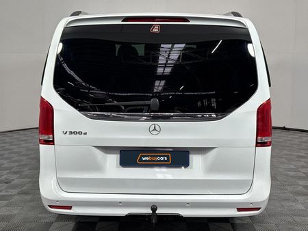 2023-Mercedes-Benz-V-Class-V-300d-Exclusive_18
