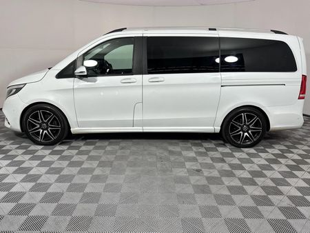 2023-Mercedes-Benz-V-Class-V-300d-Exclusive_19
