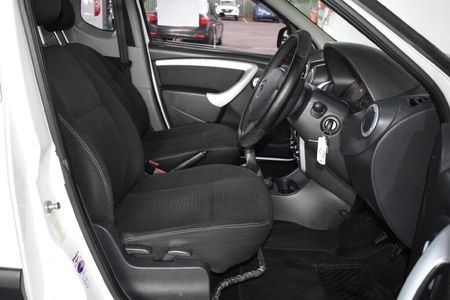 2017-Nissan-NP200-15-dCi-SE_7