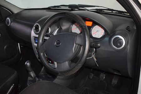 2017-Nissan-NP200-15-dCi-SE_8