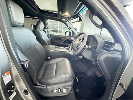 2026-Lexus-LX-500d-Overtrail_9