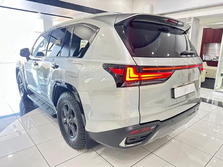 2026-Lexus-LX-500d-Overtrail_3