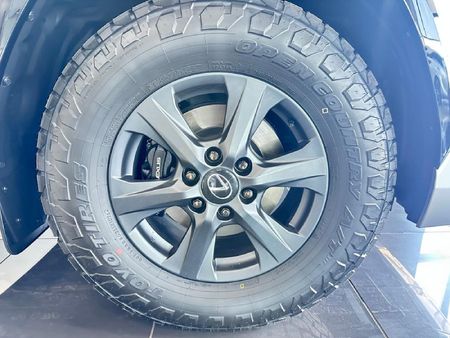 2026-Lexus-LX-500d-Overtrail_7