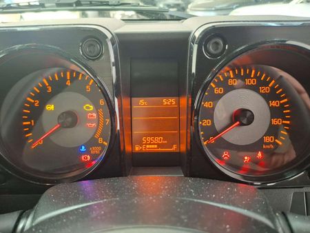 2020-Suzuki-Jimny-15-GLX_14