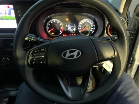 2025-Hyundai-Grand-i10-10-Motion_9