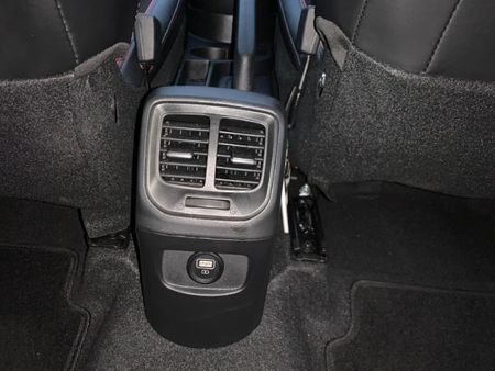 2025-Hyundai-Grand-i10-10-Motion_16