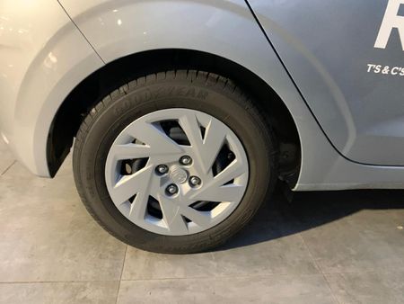2025-Hyundai-Grand-i10-10-Motion_19