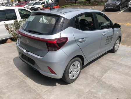 2025-Hyundai-Grand-i10-10-Motion_3