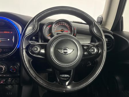 2017-MINI-Hatch-Cooper-Auto_10