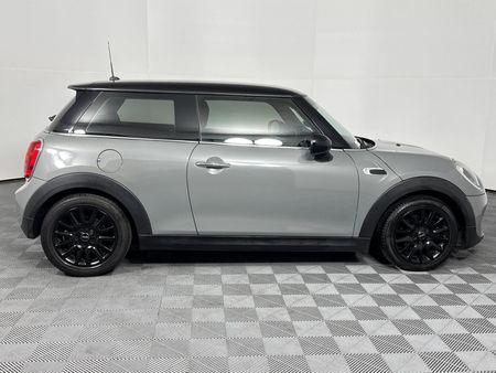 2017-MINI-Hatch-Cooper-Auto_15