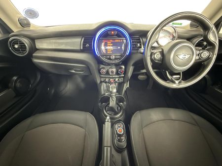 2017-MINI-Hatch-Cooper-Auto_1