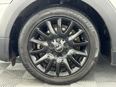 2017-MINI-Hatch-Cooper-Auto_3