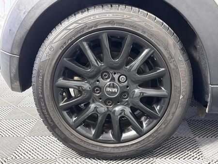 2017-MINI-Hatch-Cooper-Auto_6