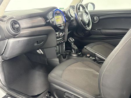 2017-MINI-Hatch-Cooper-Auto_7