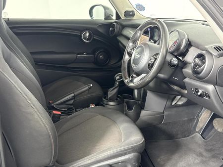 2017-MINI-Hatch-Cooper-Auto_8