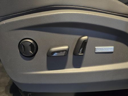 2026-Volkswagen-Caravelle-T7-Multivan-DSG-4Mot-Ehybrid_16