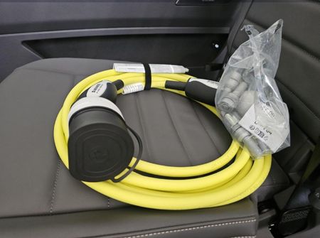 2026-Volkswagen-Caravelle-T7-Multivan-DSG-4Mot-Ehybrid_1