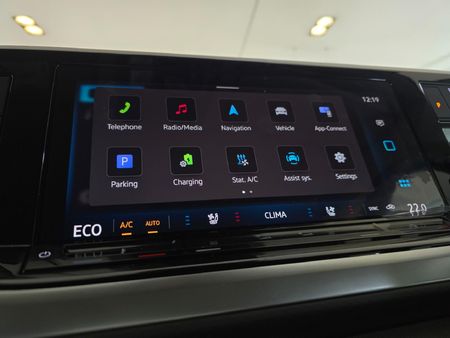 2026-Volkswagen-Caravelle-T7-Multivan-DSG-4Mot-Ehybrid_27