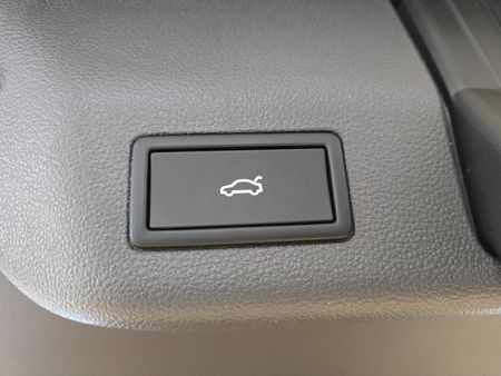 2026-Volkswagen-Caravelle-T7-Multivan-DSG-4Mot-Ehybrid_28