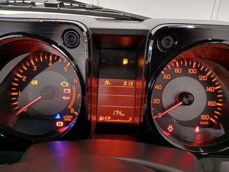 2023-Suzuki-Jimny-15-GL_7
