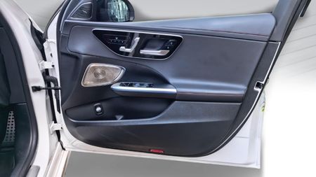 2025-Mercedes-AMG-C-Class-C43-AMG-4Matic_21