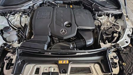 2025-Mercedes-Benz-GLC-300D-4Matic_9