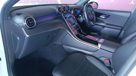2025-Mercedes-Benz-GLC-300D-4Matic_13