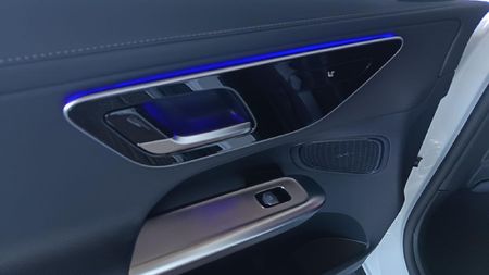 2025-Mercedes-Benz-GLC-300D-4Matic_15