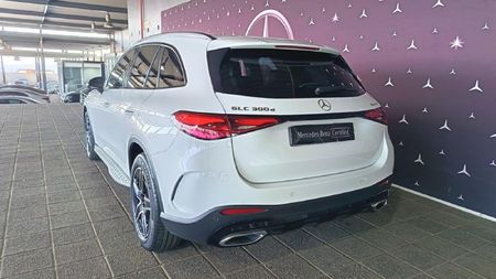 2025-Mercedes-Benz-GLC-300D-4Matic_4