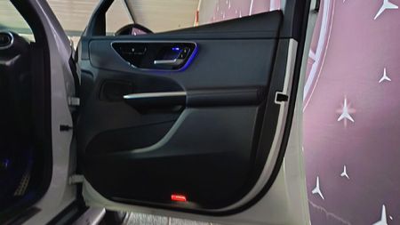 2025-Mercedes-Benz-GLC-300D-4Matic_8
