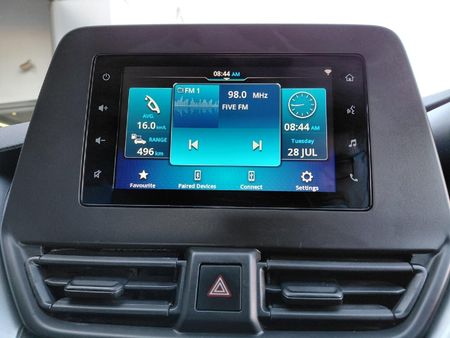 2025-Suzuki-Fronx-15-GL-Auto_17