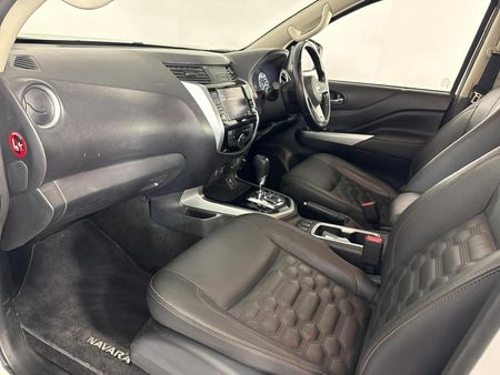 2025-Nissan-Navara-25-DDTi-LE-Plus-4X4-Auto-Double-Cab_8