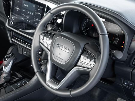 2026-Isuzu-Mu-x-30D-Onyx-XT-4x4-Auto_15