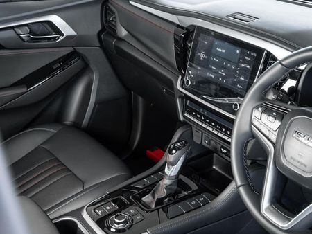 2026-Isuzu-Mu-x-30D-Onyx-XT-4x4-Auto_16
