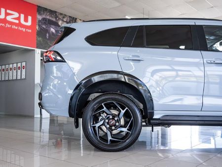 2026-Isuzu-Mu-x-30D-Onyx-XT-4x4-Auto_7
